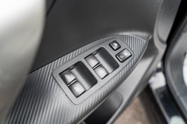 Used 2025 Mitsubishi Eclipse Cross Black Edition image 18