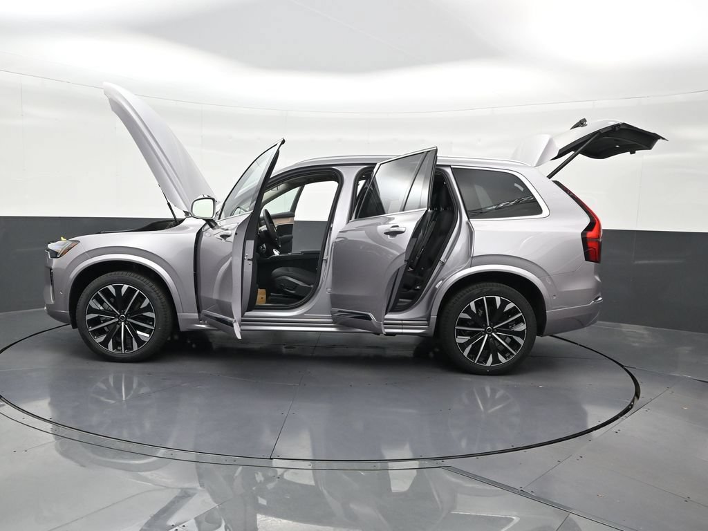 New 2026 Volvo XC90 B5 Plus AWD/4WD image 32