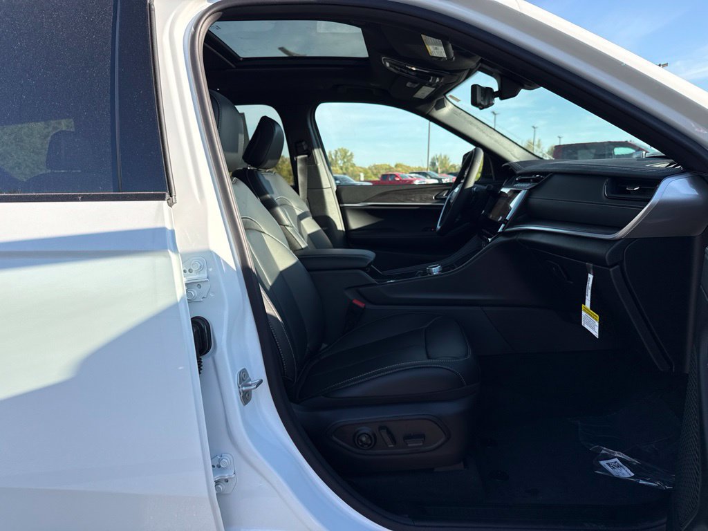 New 2027 Jeep Grand Cherokee L Limited AWD/4WD image 11