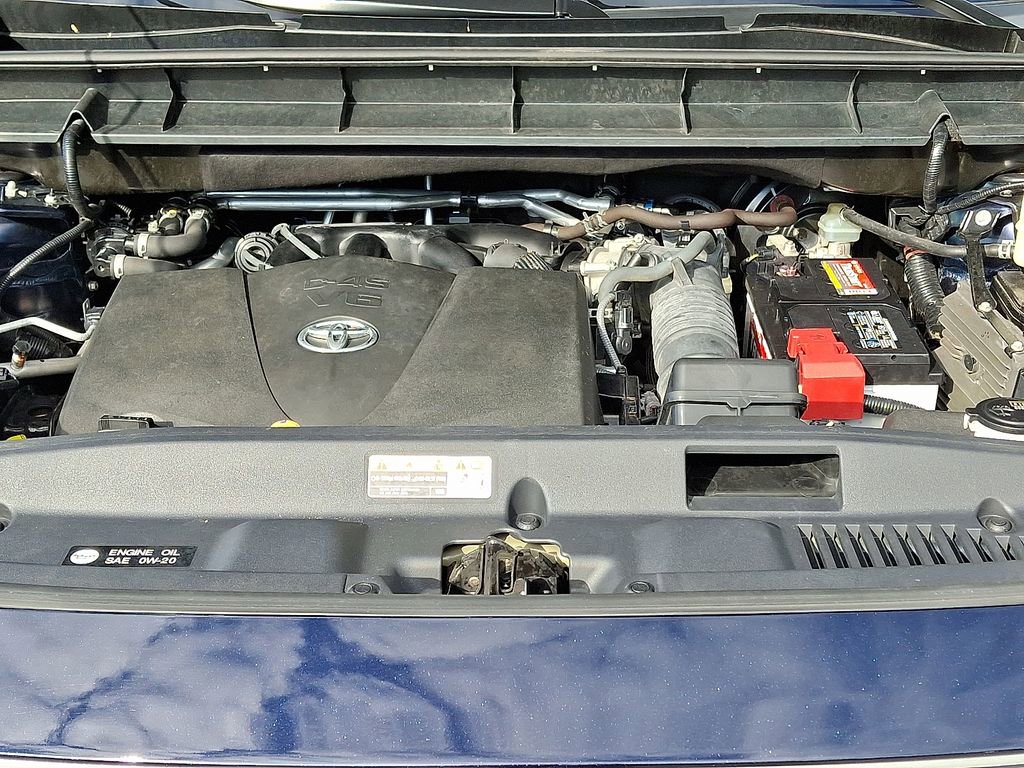 Used 2020 Toyota Highlander XLE AWD/4WD image 30