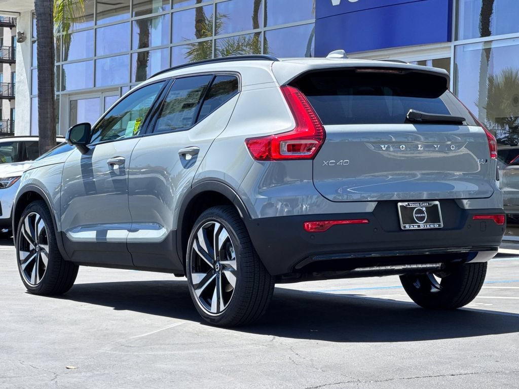New 2026 Volvo XC40 B5 Plus w/ Protection Package Premier AWD/4WD image 3