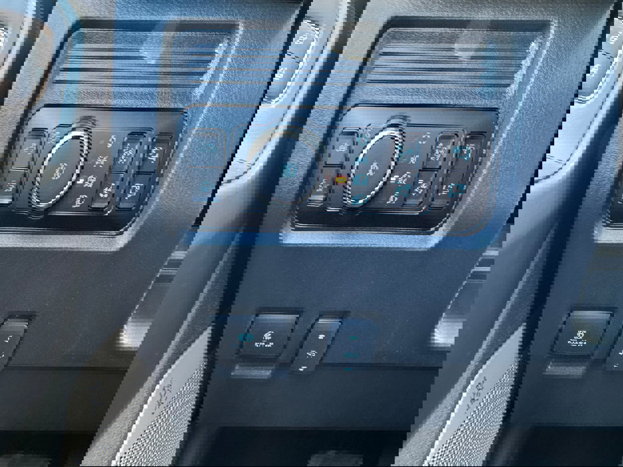 New 2026 Ford F350 Lariat w/ Tremor Off-Road Package image 33