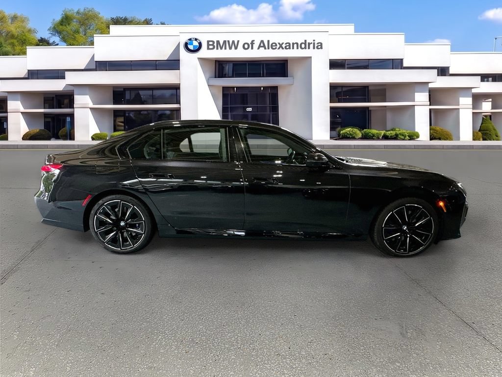 Used 2024 BMW 740i w/ Premium Package RWD image 4