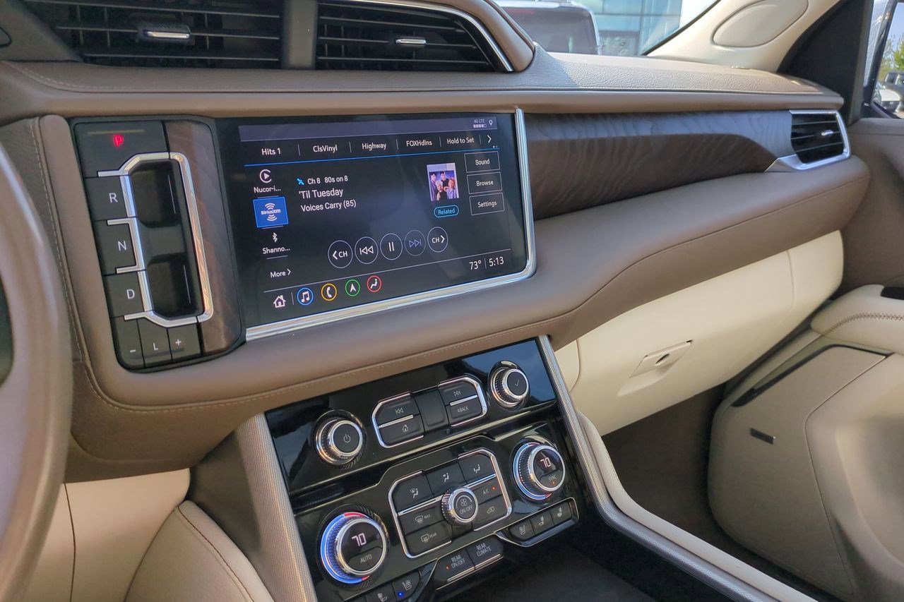 Used 2021 GMC Yukon Denali w/ Denali Premium Package RWD image 24