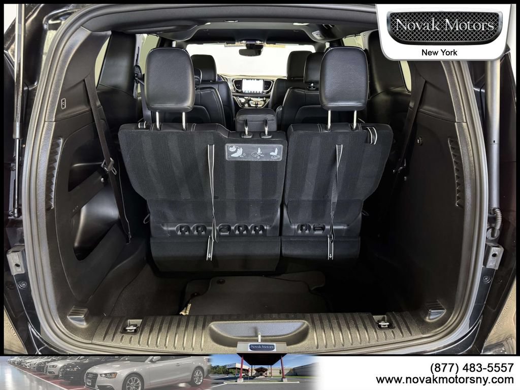 Used 2021 Chrysler Pacifica Touring-L w/ S Appearance Package AWD/4WD image 12