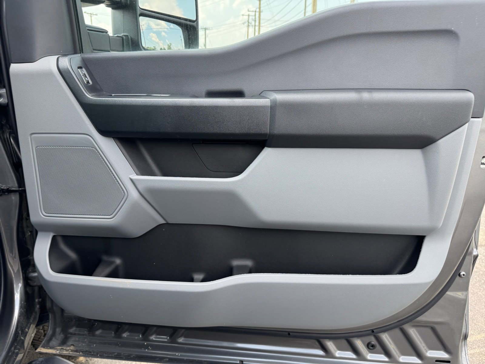 New 2025 Ford F250 XL w/ XL Chrome Package image 29