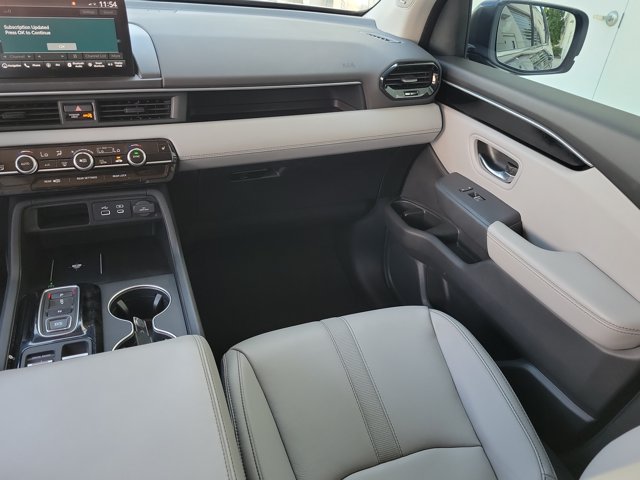 Used 2023 Honda Pilot Touring image 23