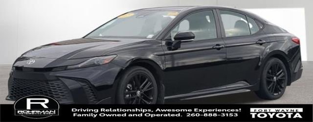 Used 2025 Toyota Camry SE FWD image 5