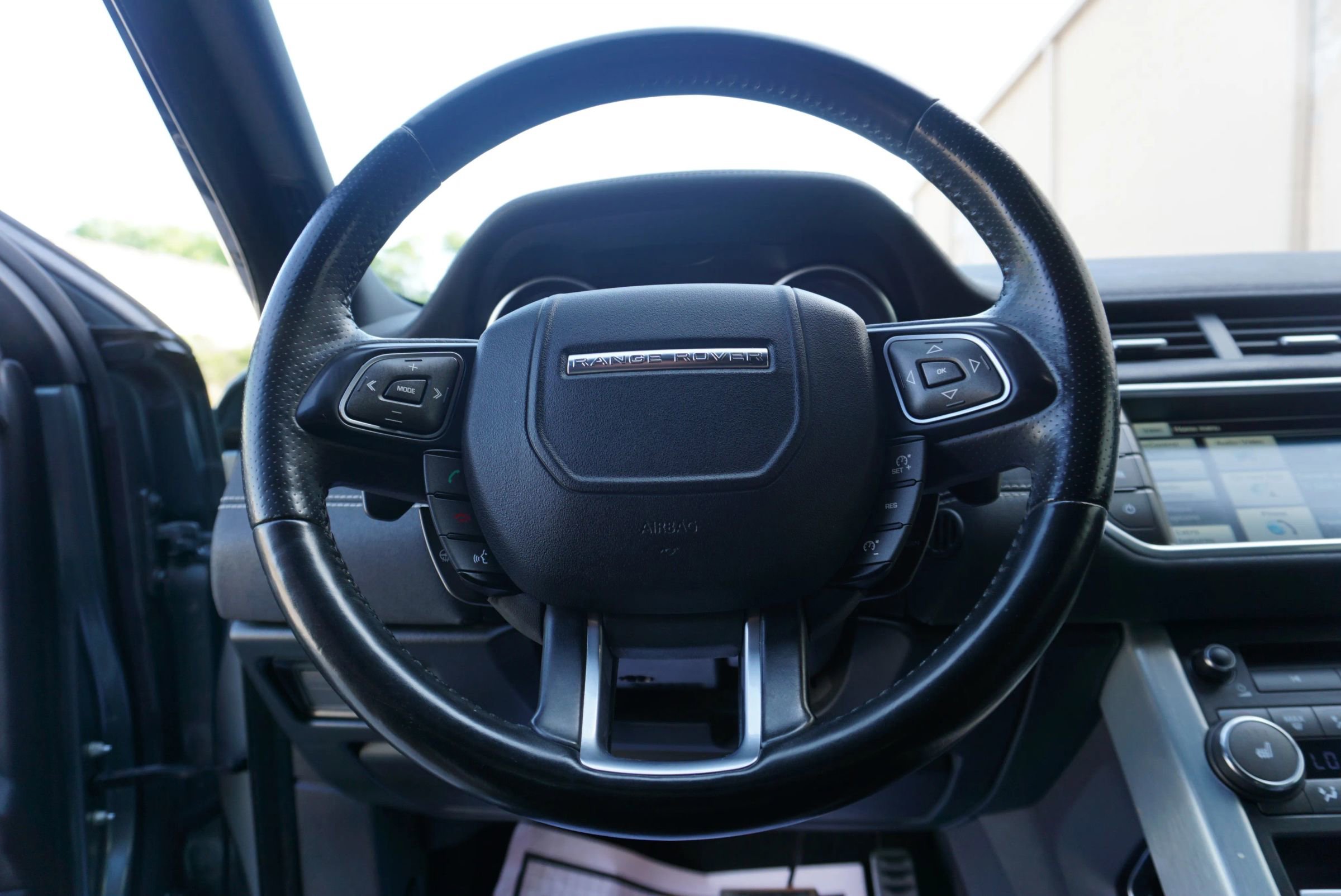 Used 2015 Land Rover Range Rover Evoque Dynamic AWD/4WD image 32