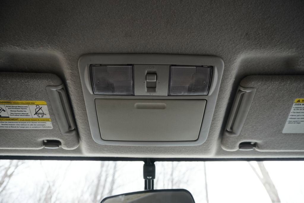 Used 2012 Nissan Frontier SV image 22