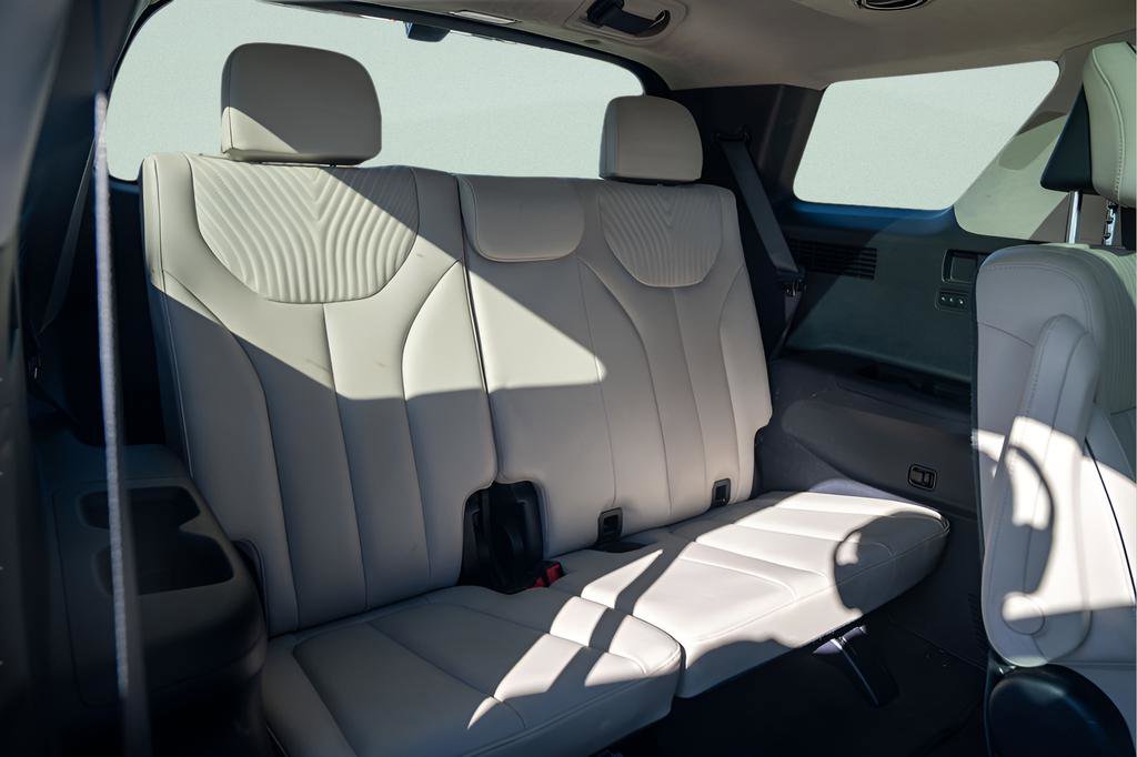 Used 2024 Hyundai Palisade Calligraphy image 16
