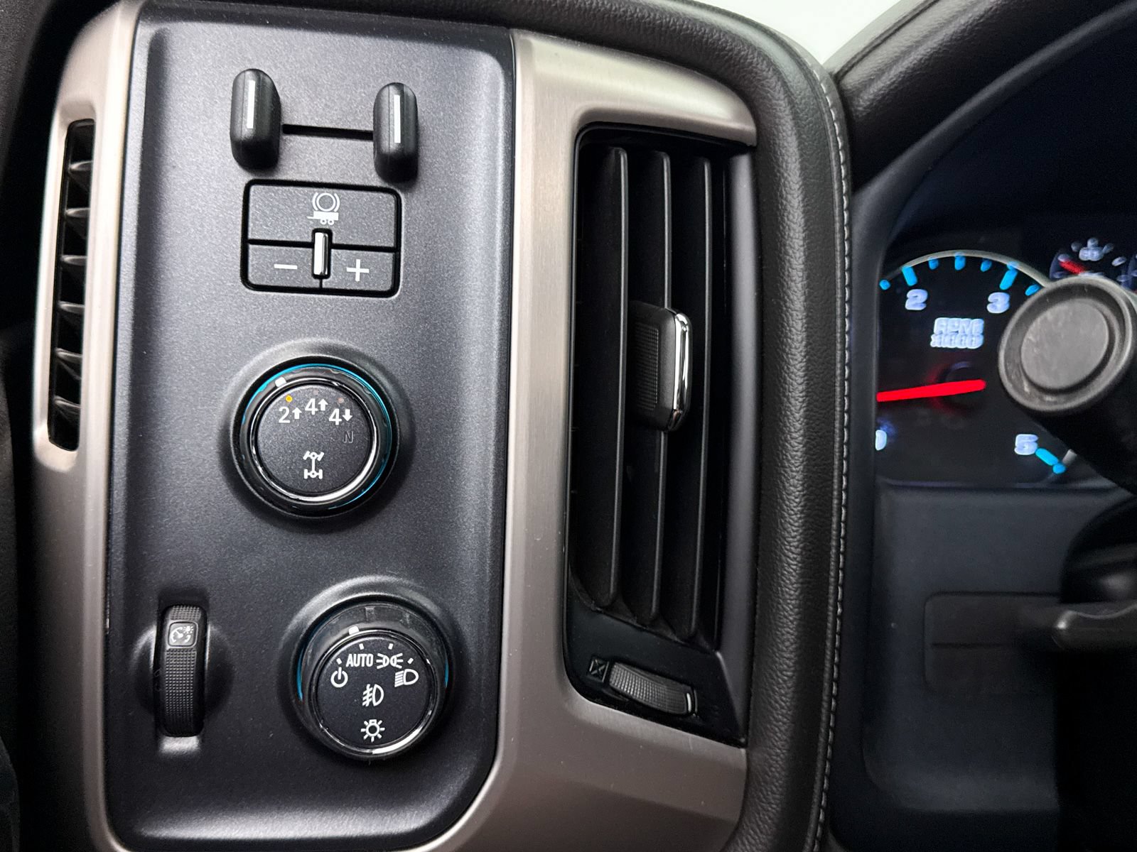 Used 2019 GMC Sierra 2500 Denali AWD/4WD image 8