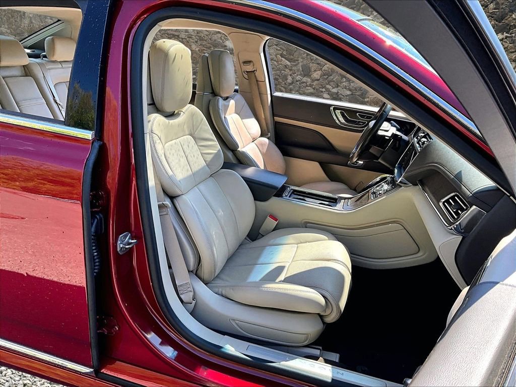 Used 2018 Lincoln Continental Reserve w/ Continental Climate Package AWD/4WD image 7