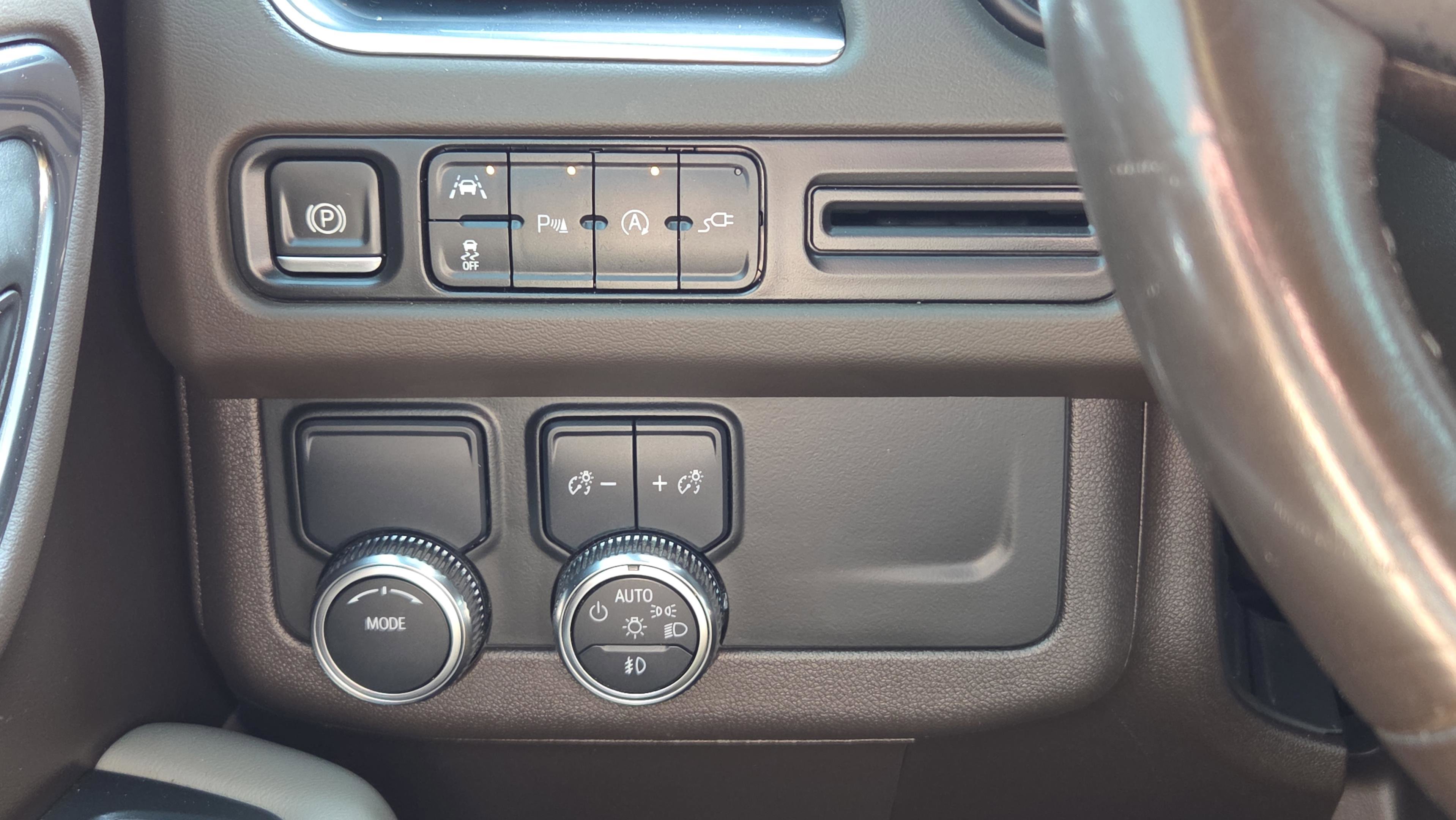 Used 2022 GMC Yukon SLE image 27