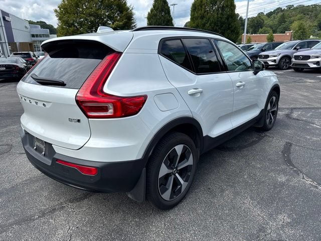 Used 2024 Volvo XC40 B5 Core AWD/4WD image 5