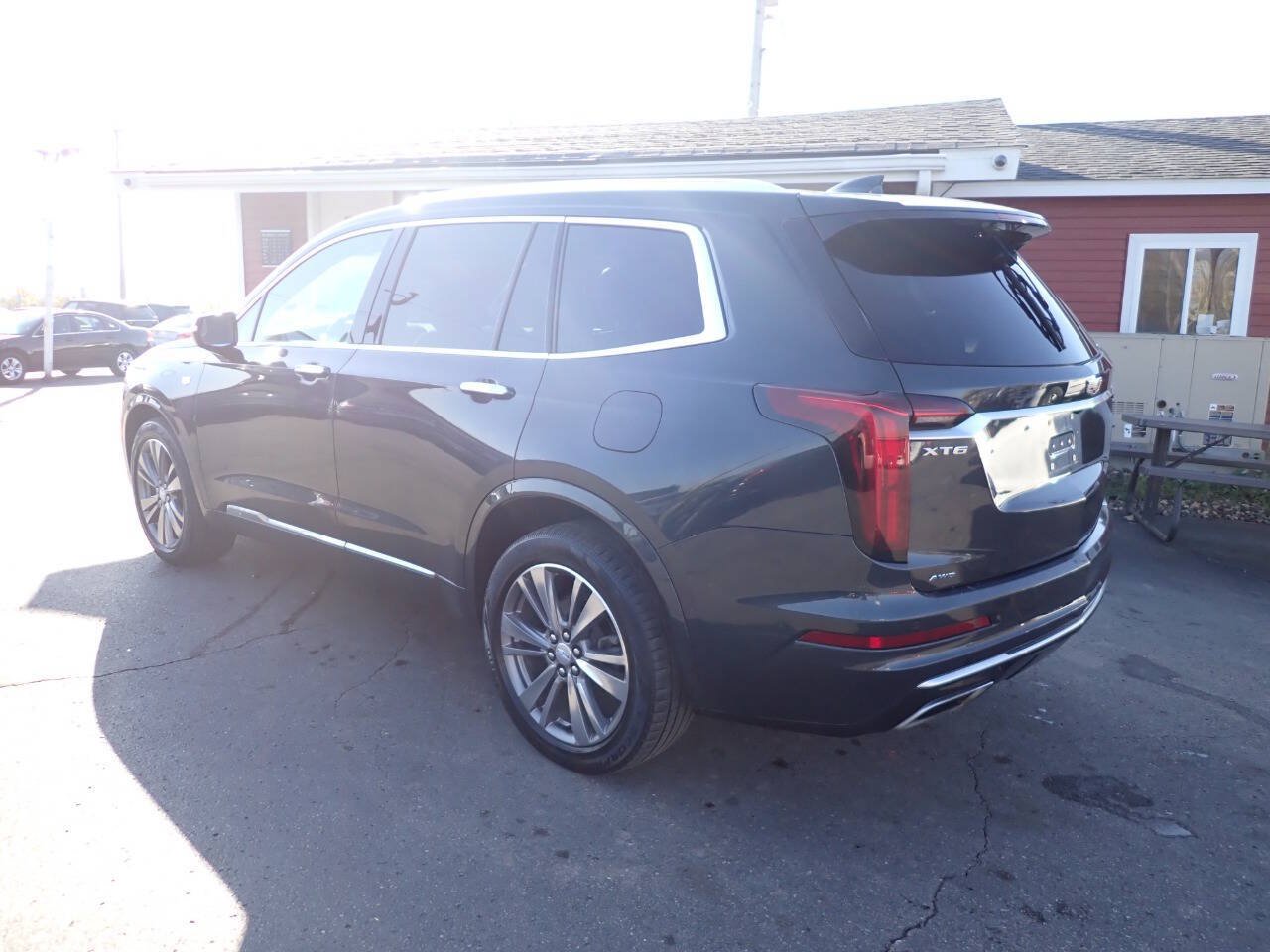Used 2021 Cadillac XT6 Premium Luxury AWD/4WD image 4