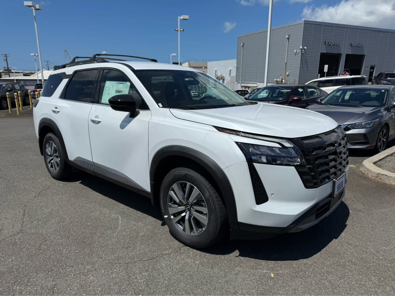 New 2026 Nissan Pathfinder SL FWD image 2