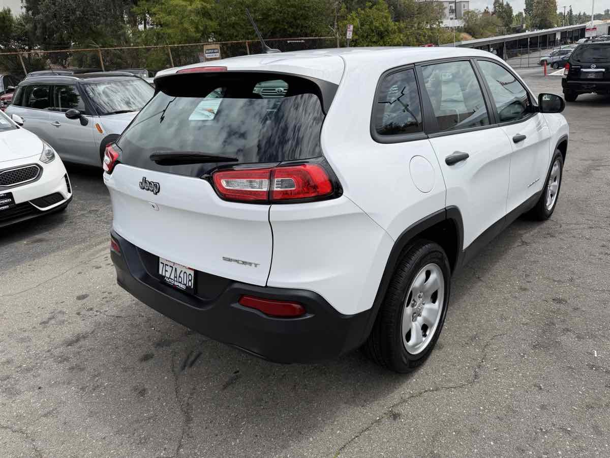Used 2014 Jeep Cherokee Sport image 6