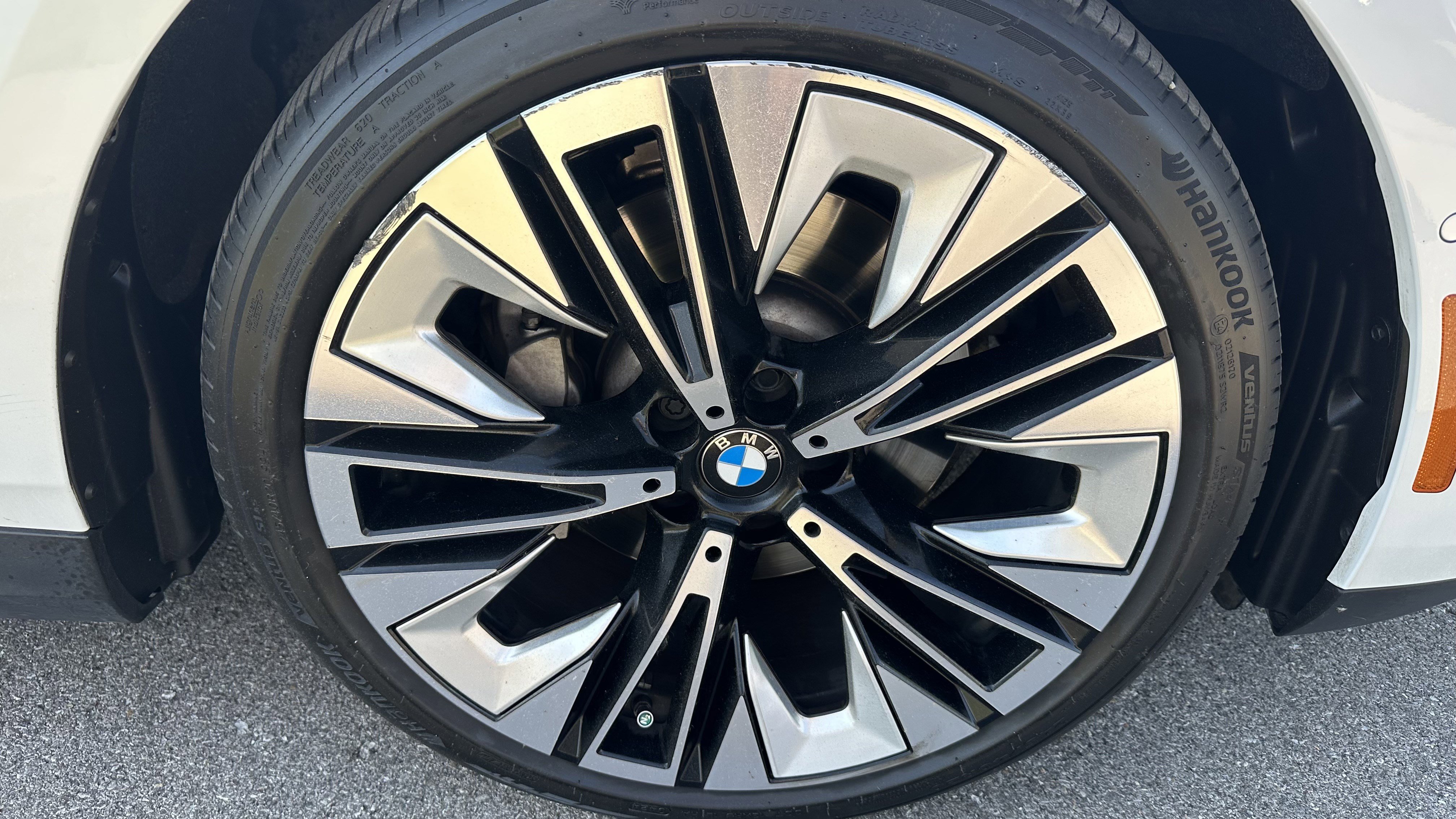 Certified 2024 BMW 530i xDrive w/ Premium Package AWD/4WD image 15
