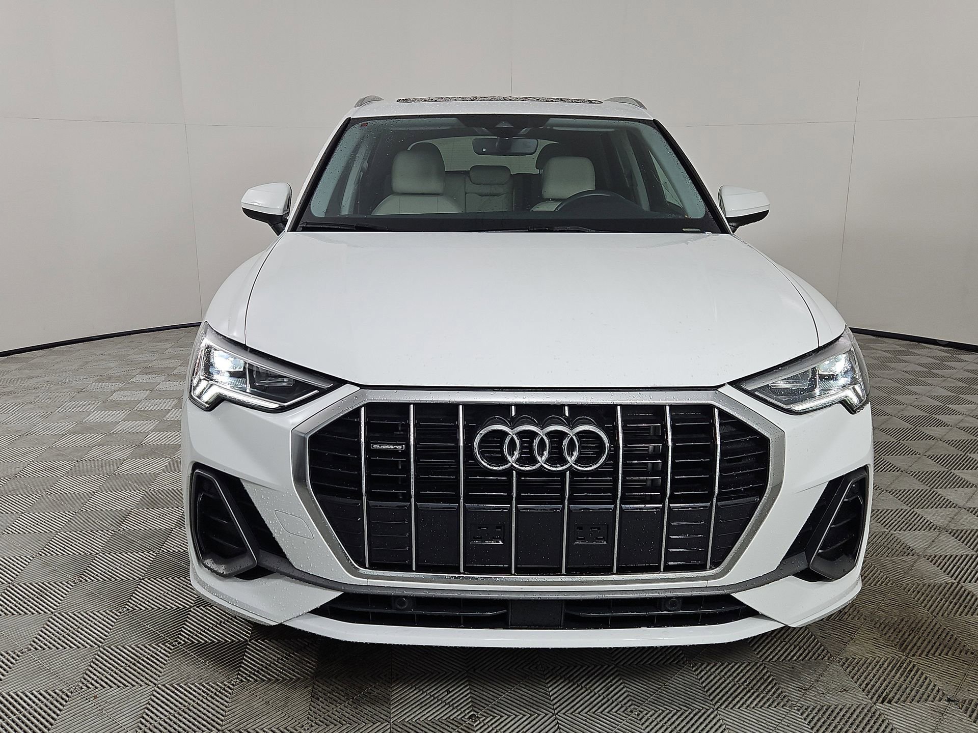 Certified 2025 Audi Q3 2.0T Premium w/ Convenience Package image 2