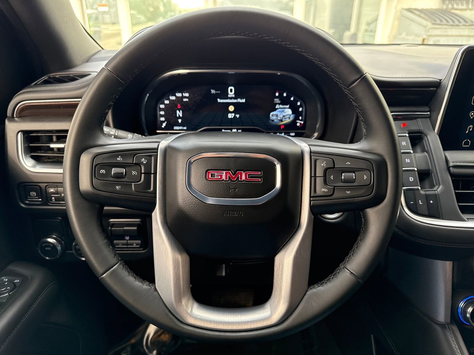 Used 2024 GMC Yukon SLE w/ Gmc Pro Safety Plus Package RWD image 14