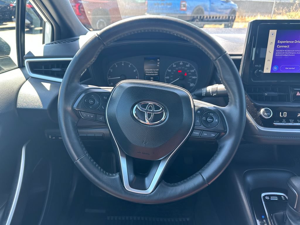 Used 2025 Toyota Corolla SE w/ Convenience Package FWD image 19