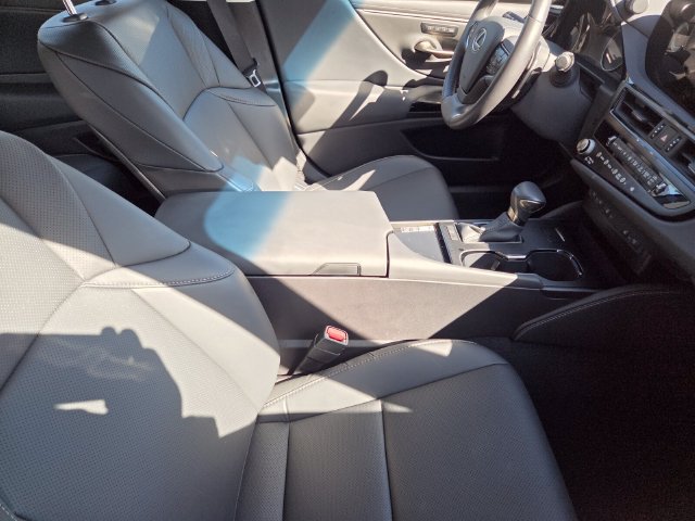 Used 2025 Lexus ES 350 w/ Premium Package FWD image 5