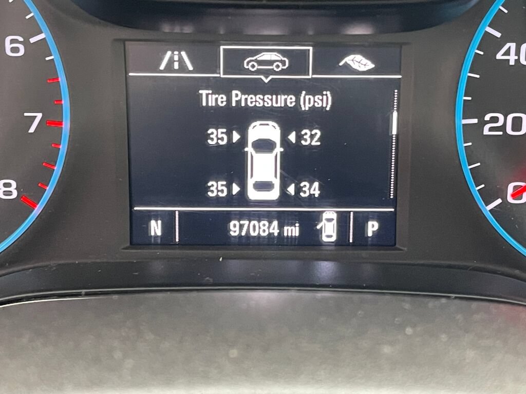 Used 2016 Chevrolet Cruze LT FWD image 3