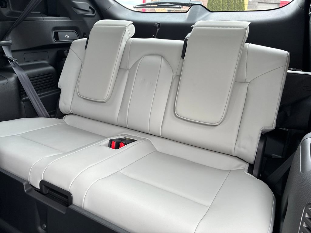 New 2026 Mitsubishi Outlander SE image 17