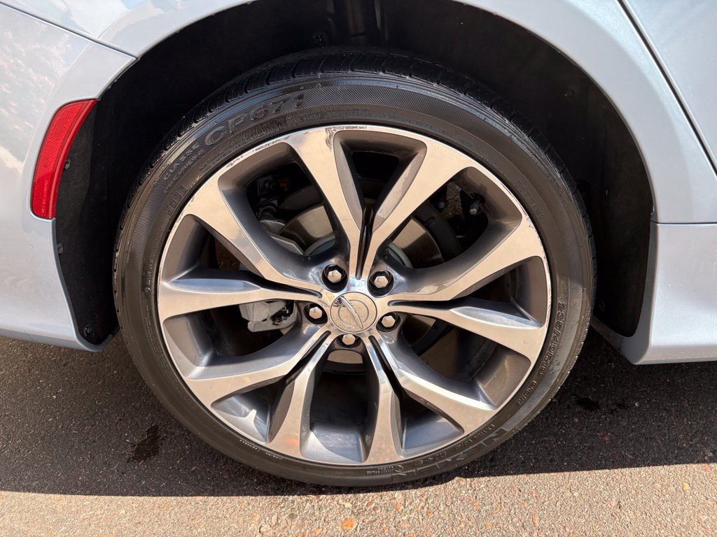 Used 2015 Chrysler 200 C w/ Navigation & Sound Group I FWD image 5