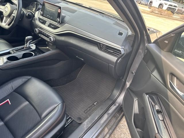 Used 2024 Nissan Altima 2.5 SR FWD image 14