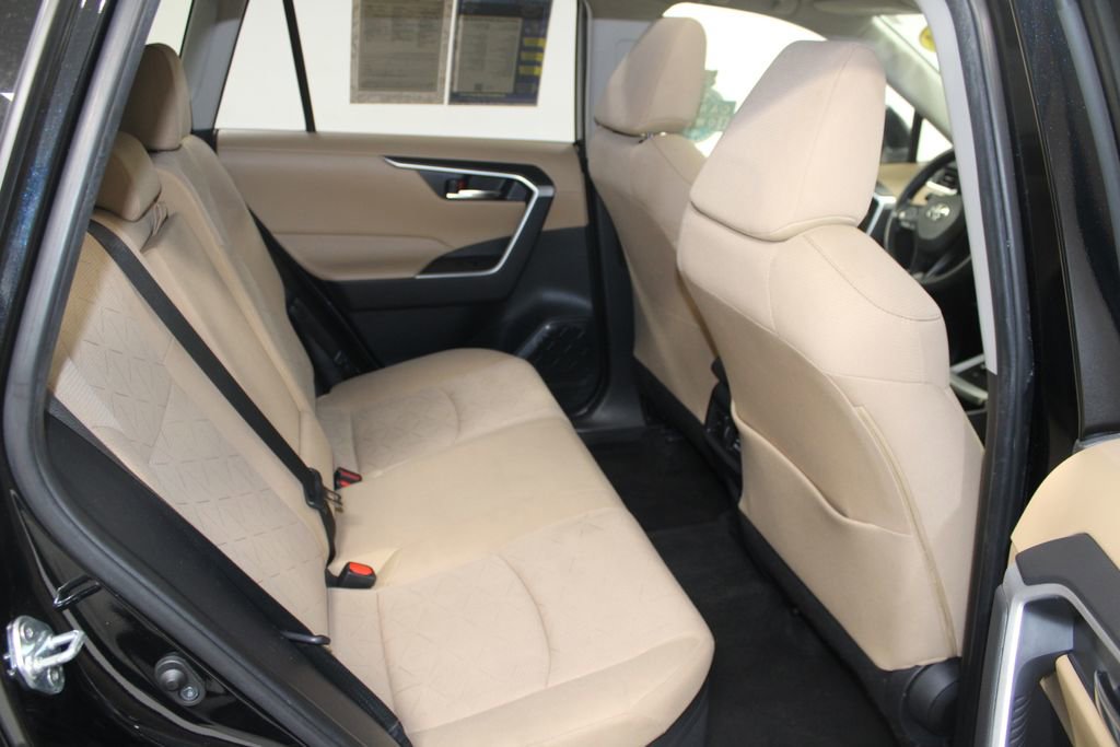 Used 2023 Toyota RAV4 XLE w/ Convenience Package image 31