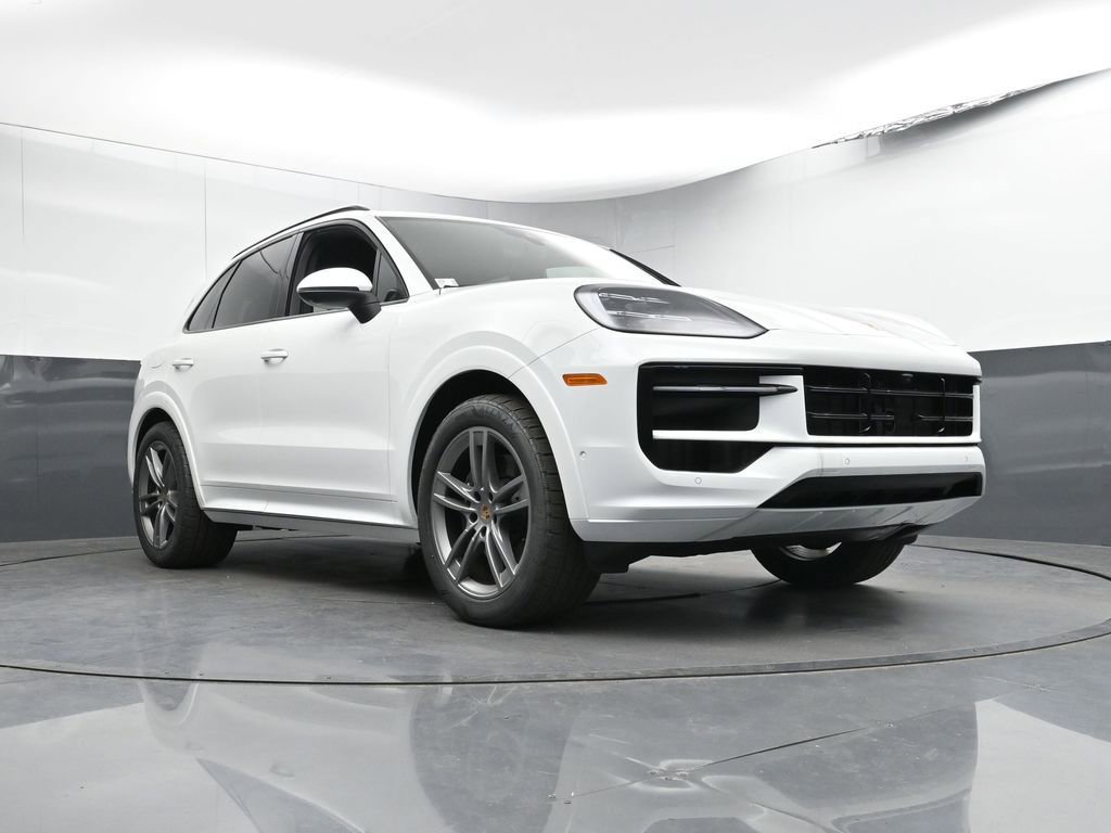 Certified 2025 Porsche Cayenne AWD/4WD image 23