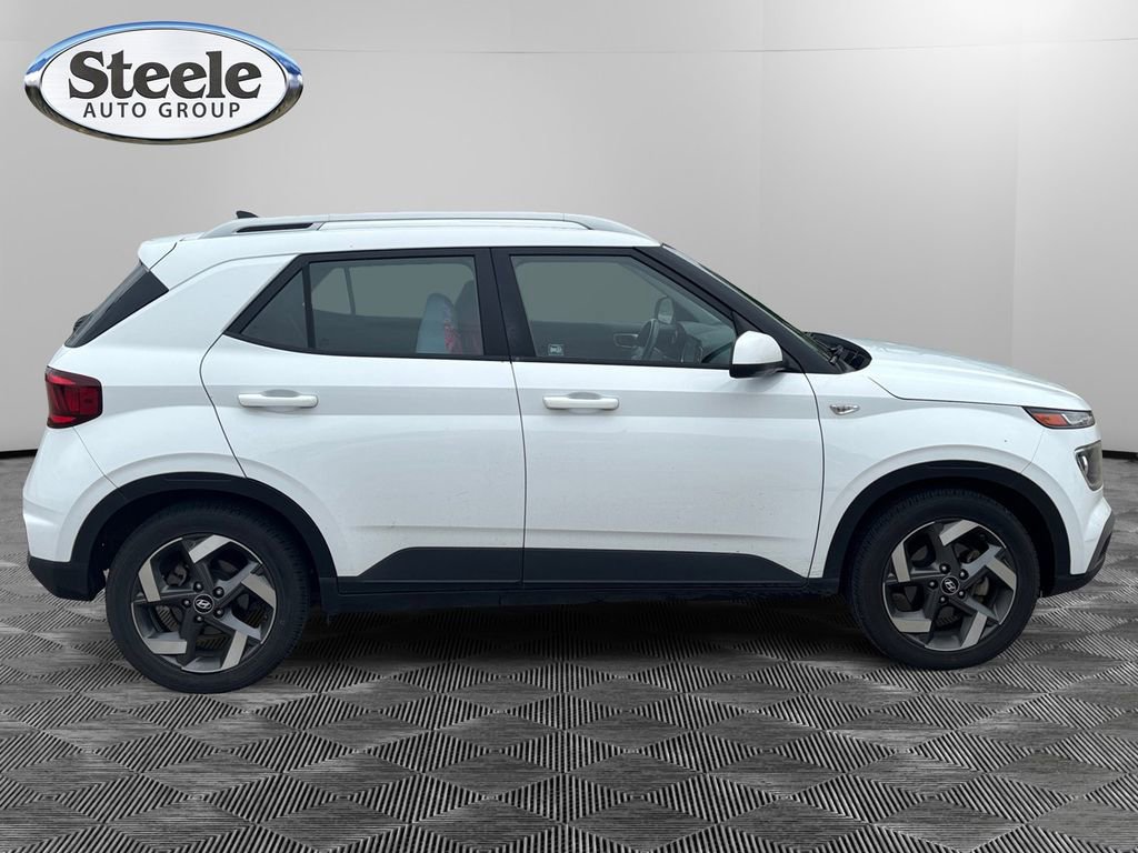 Used 2021 Hyundai Venue SEL w/ Cargo Package FWD image 6