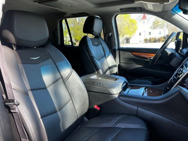 Used 2016 Cadillac Escalade Luxury AWD/4WD image 24