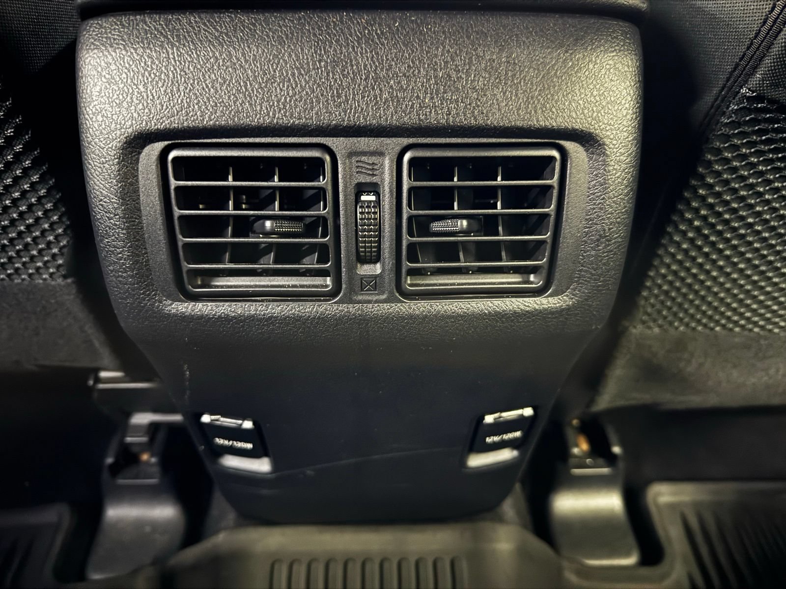 Used 2018 Toyota 4Runner SR5 AWD/4WD image 34