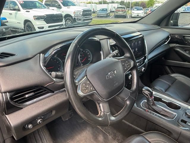 Used 2023 Chevrolet Traverse RS AWD/4WD image 16