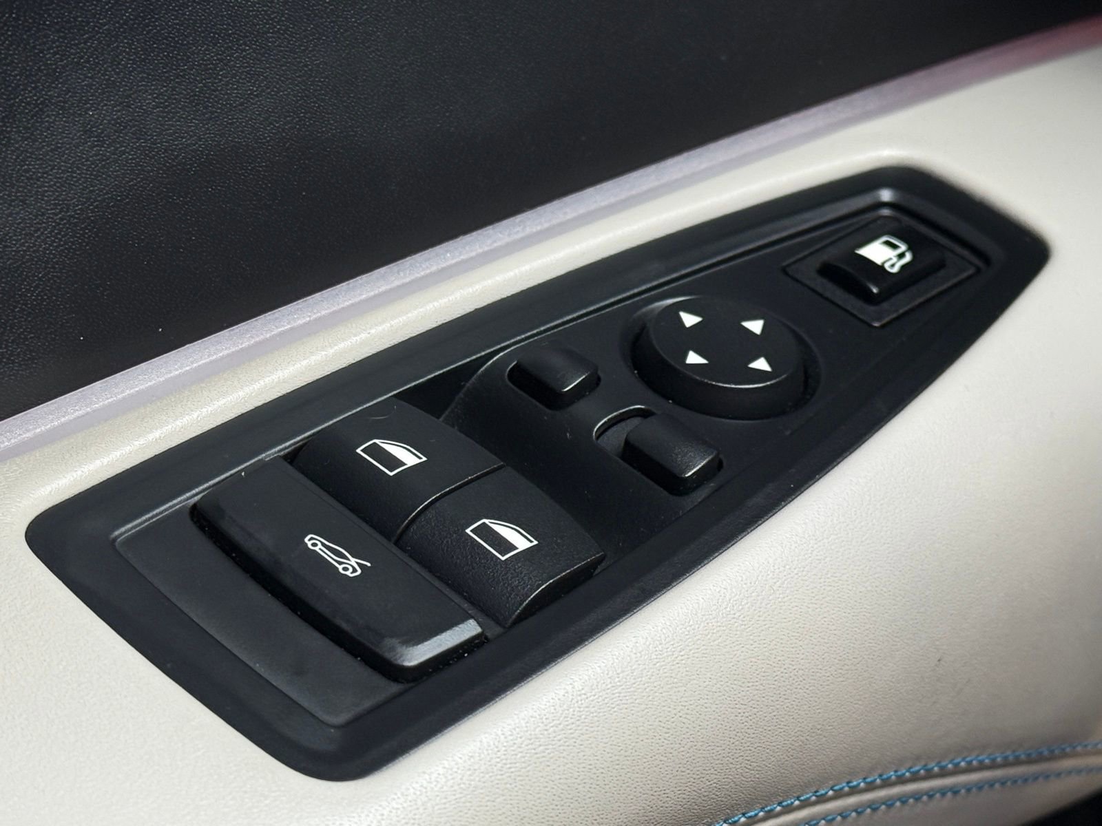 Used 2015 BMW i8 image 35