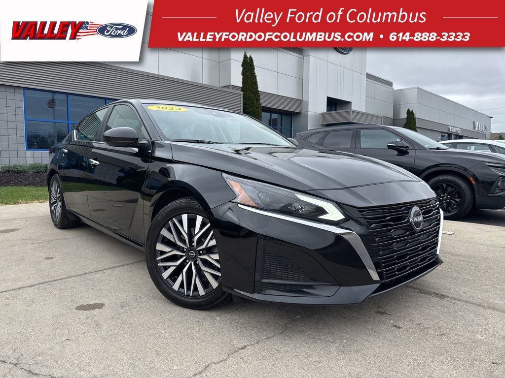 Used 2024 Nissan Altima 2.5 SV