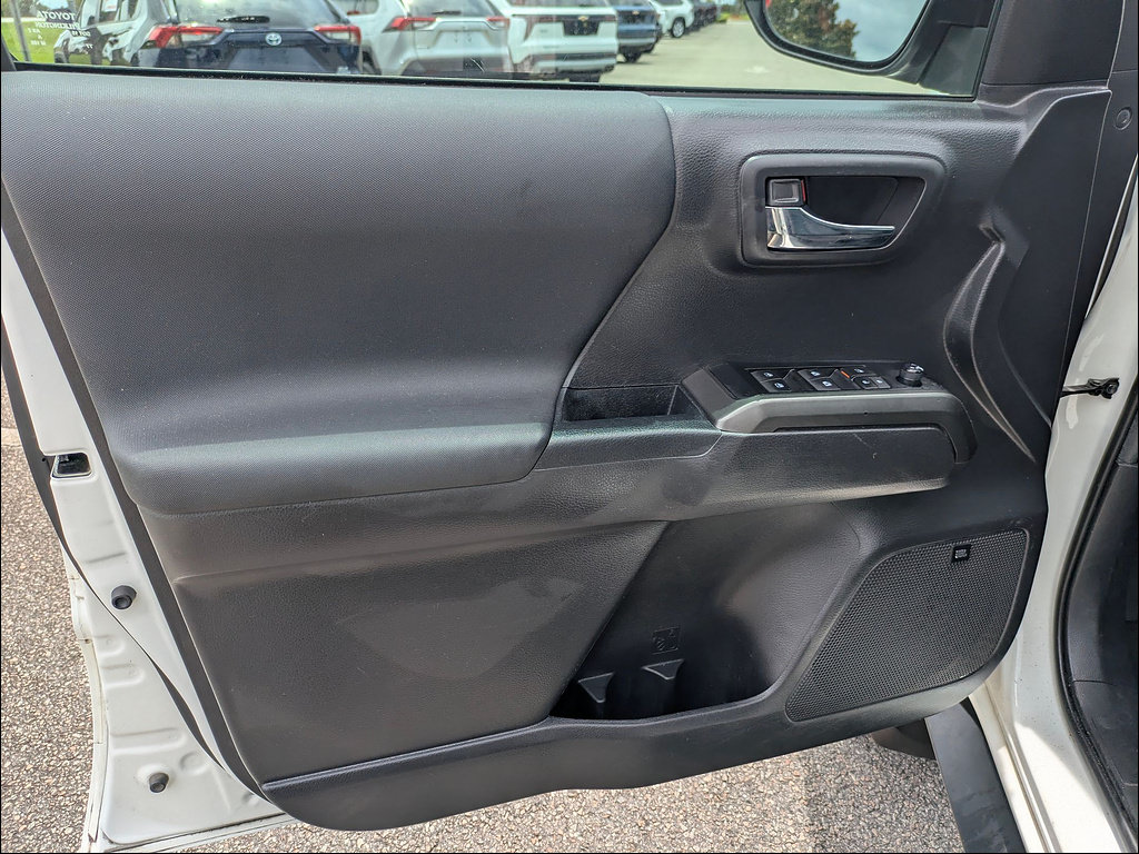 Used 2022 Toyota Tacoma TRD Sport w/ TRD Premium Sport Package AWD/4WD image 11