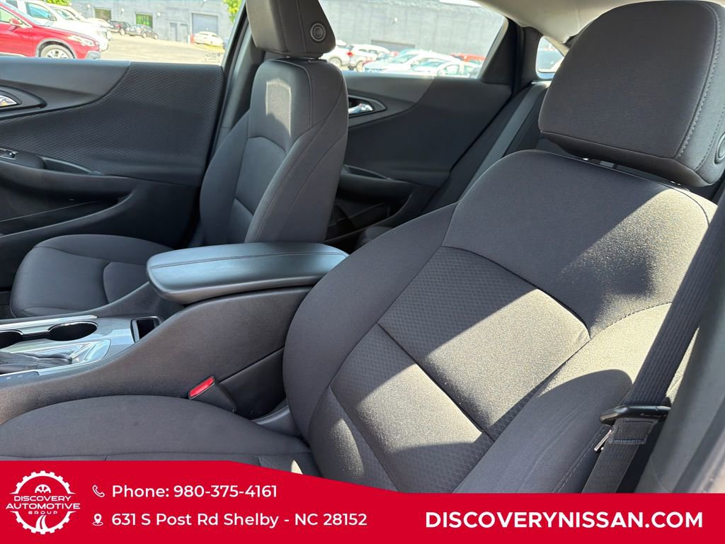Used 2019 Chevrolet Malibu LT w/ Driver Confidence Package image 13