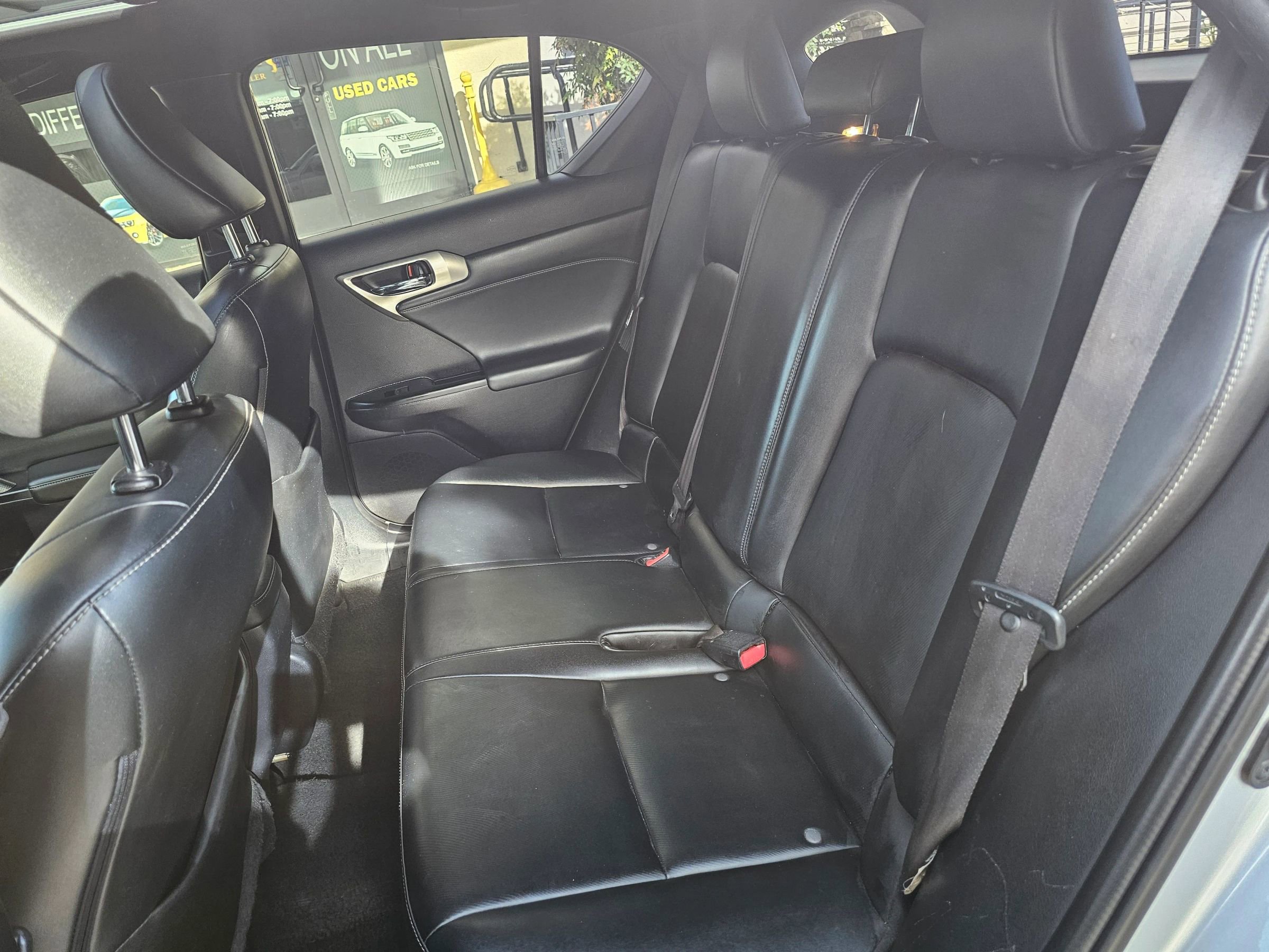 Used 2015 Lexus CT 200h w/ Navigation Package image 19