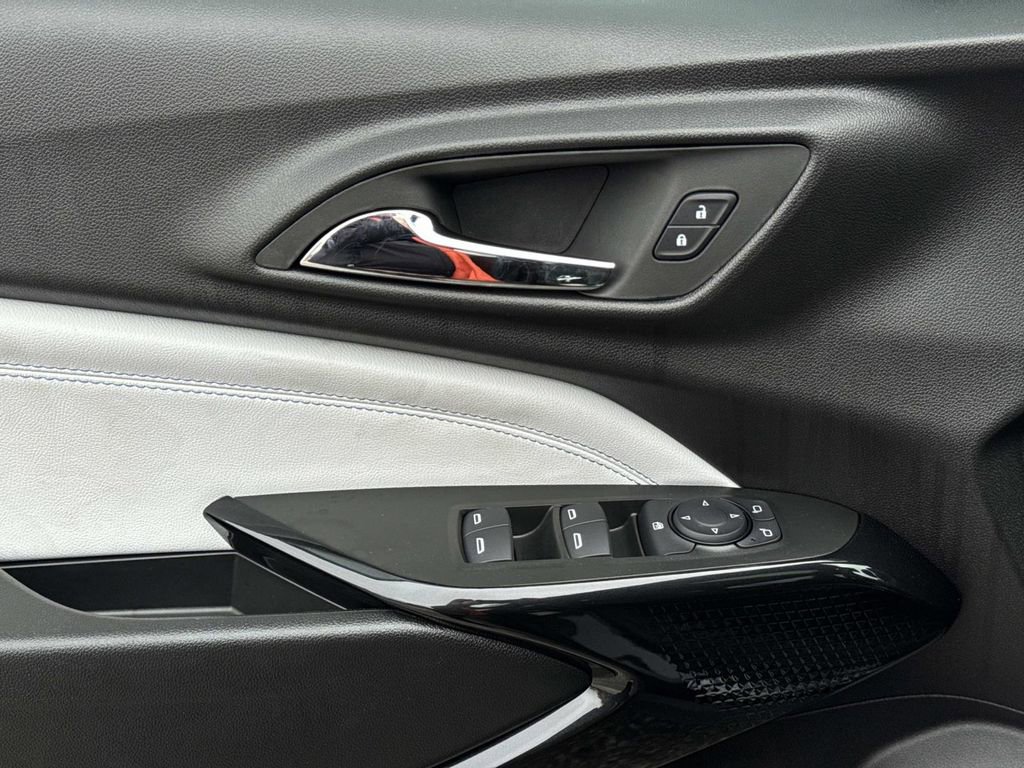 New 2026 Chevrolet Trax LT w/ Sunroof Package image 19