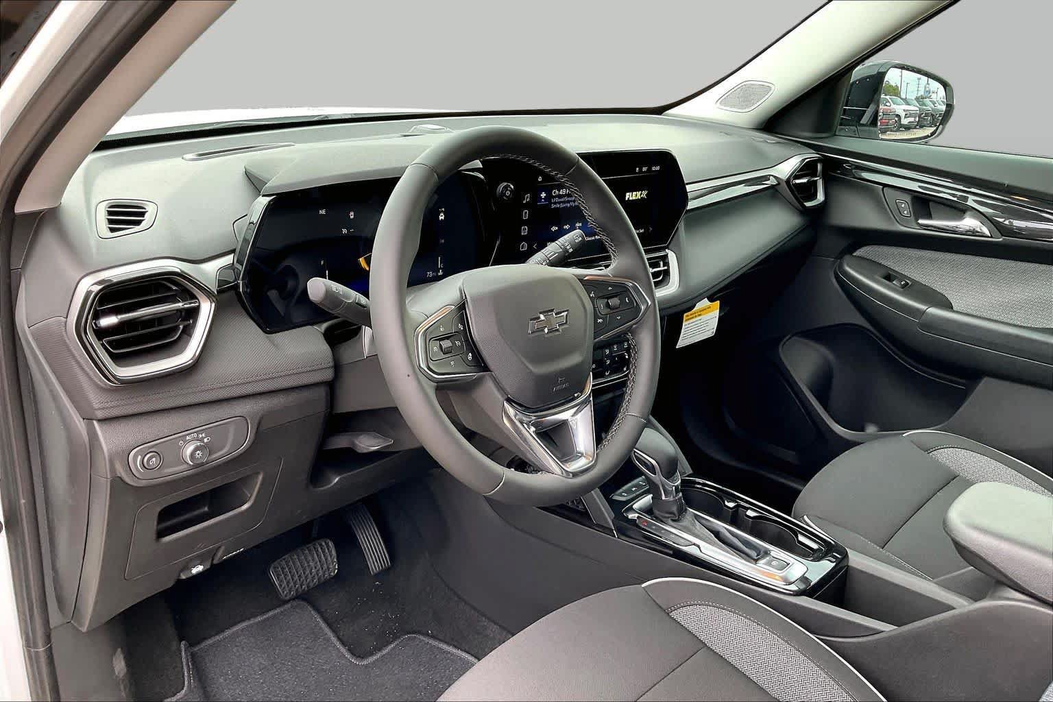 New 2026 Chevrolet TrailBlazer LT w/ Convenience Package FWD image 9