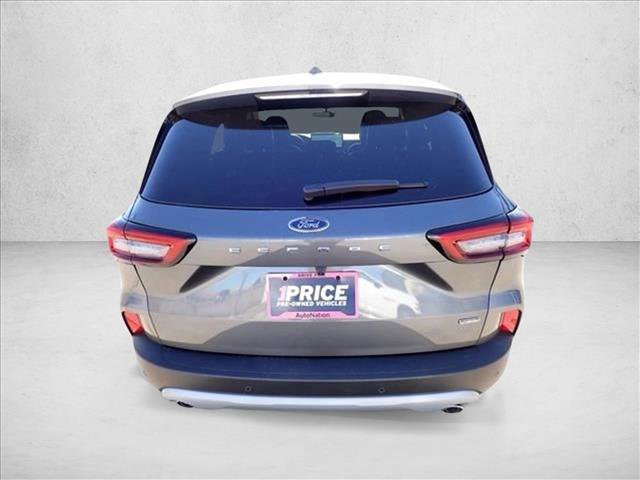 Used 2025 Ford Escape SE image 3