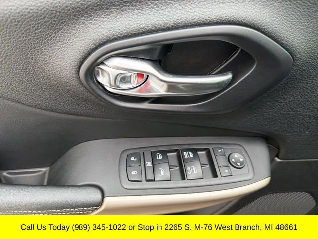 Used 2018 Jeep Cherokee Limited w/ Technology Group image 27