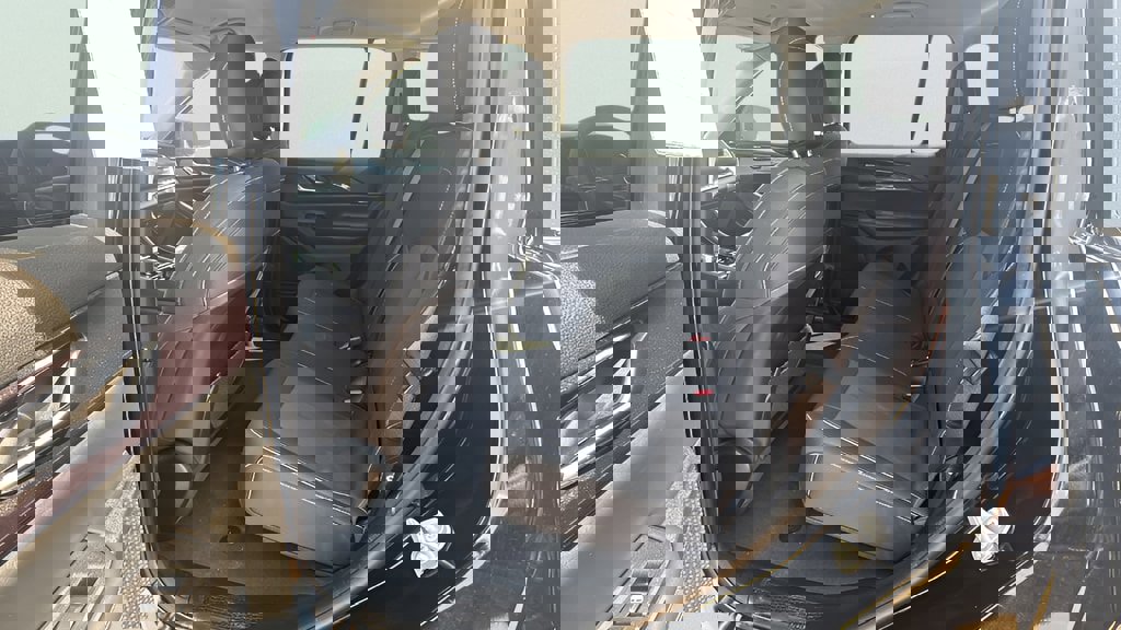 Used 2023 Jeep Grand Cherokee Laredo image 18