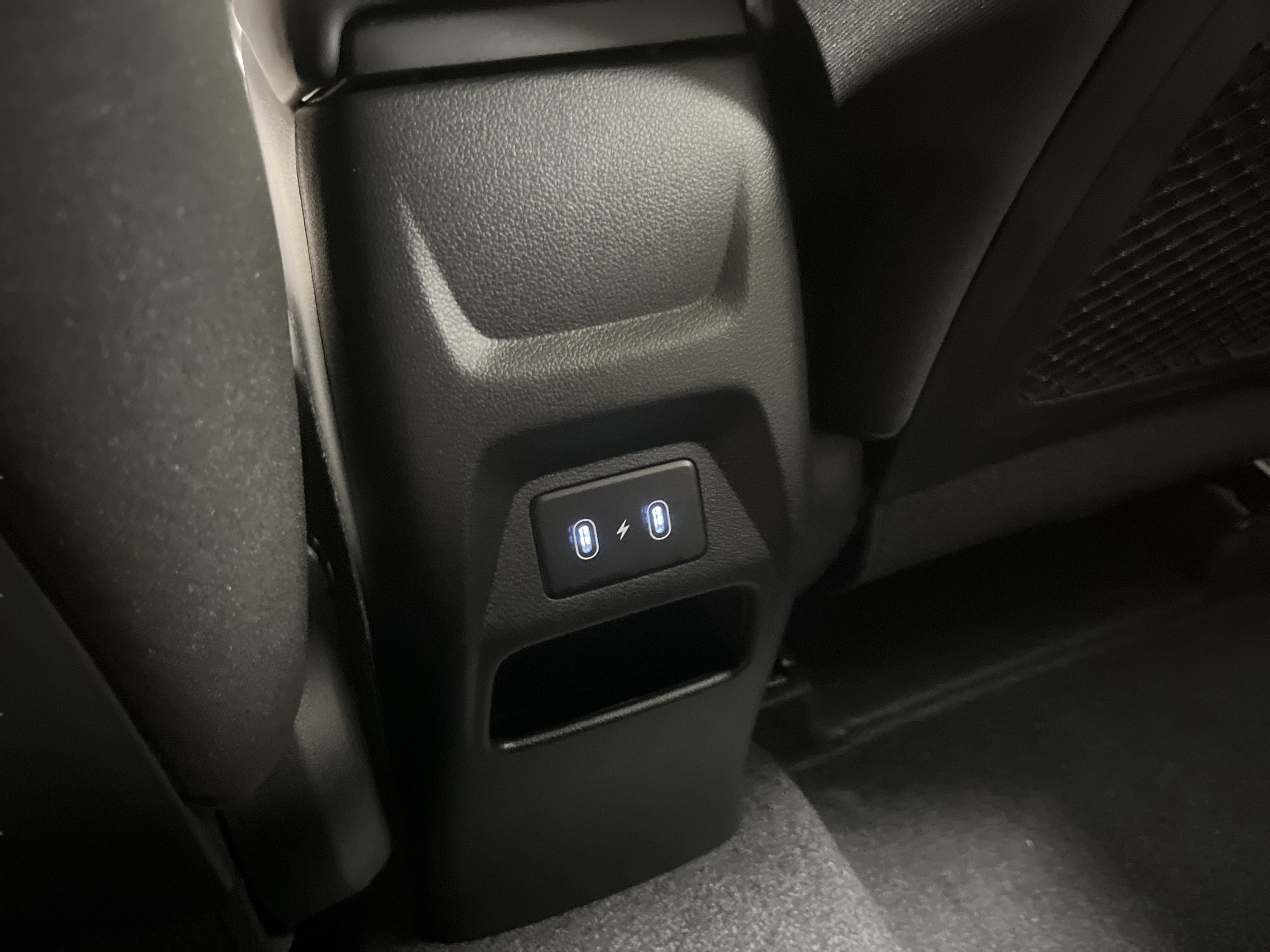 Used 2024 Hyundai Venue SEL image 31