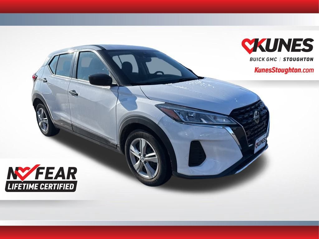 Used 2022 Nissan Kicks S image 3