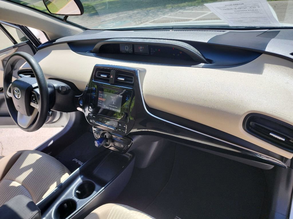 Used 2017 Toyota Prius Two w/ Prius Two Safety Plus Package FWD image 30